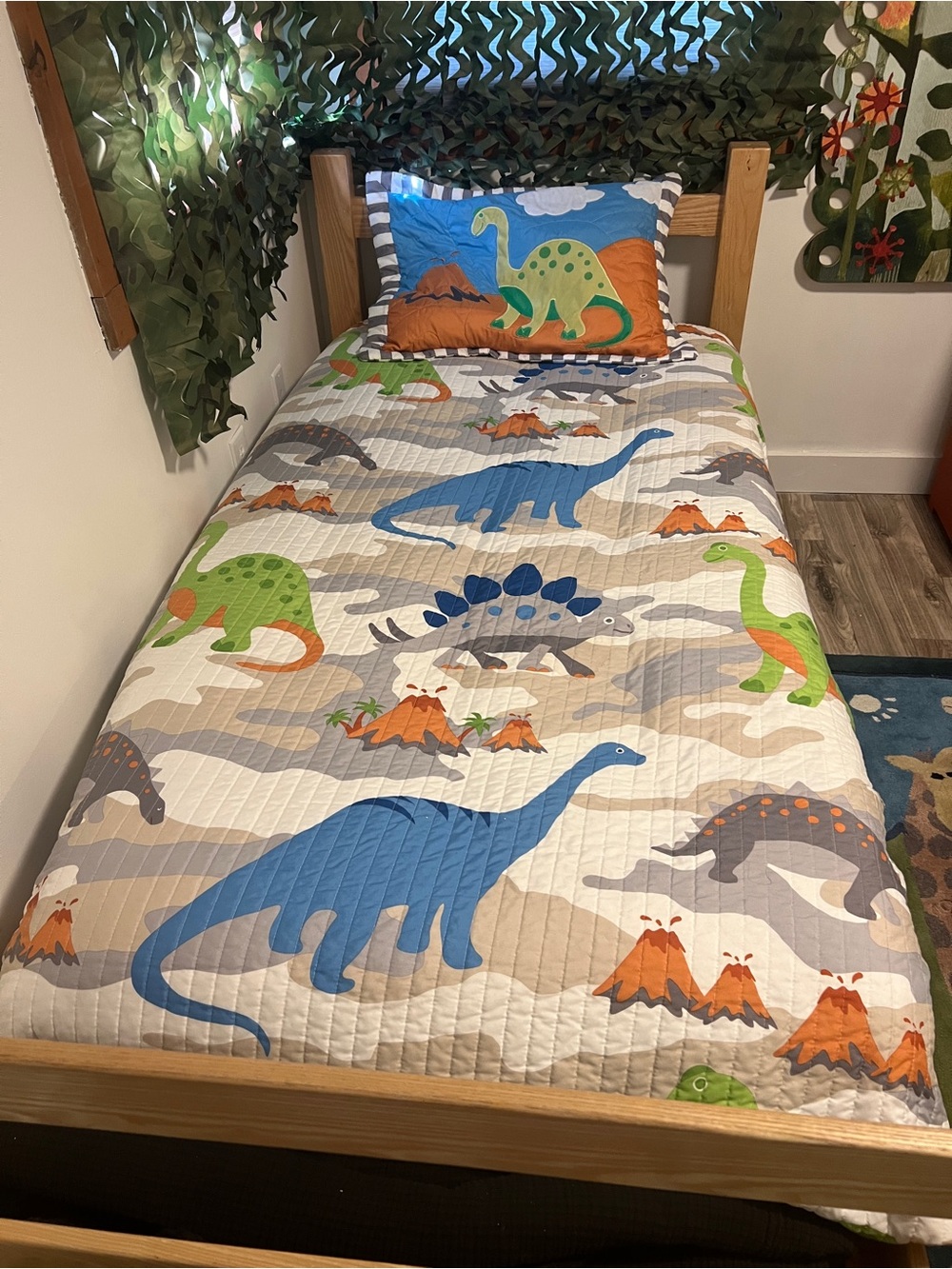 Youth Dinosaur Quilted Bedspread in Blue & Green